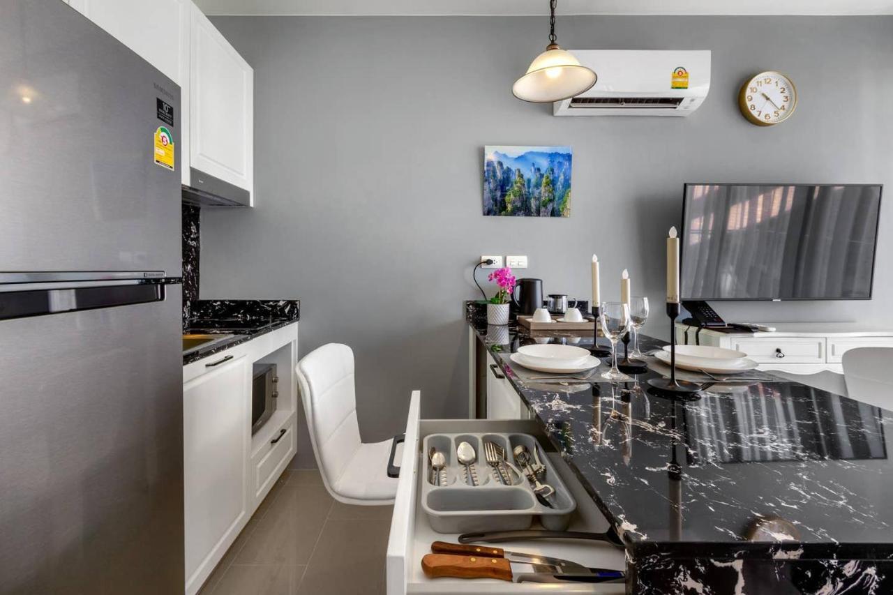 Palmyrah Surin, Modern 1Br With Terrace, 150 Meters To Surin Beach Exteriör bild